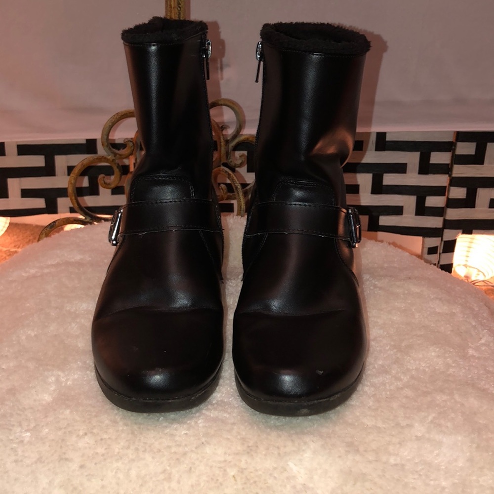 KHOMBU BOOTS
